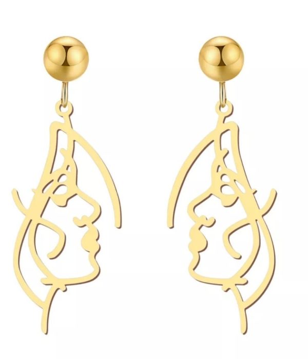 Human face drop pendant earrings - gold (3)