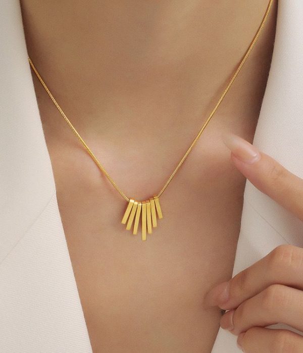 fringe-necklace