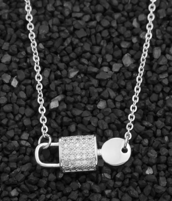 lock-and-key-pendant-silver-necklace